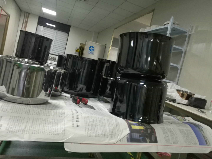 电子配件真空镀膜.jpg 电子配件真空镀膜.jpg